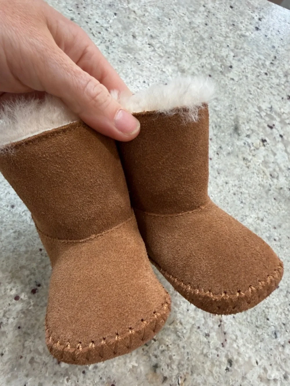 UGG Caden Baby Girl Suede Fuzzy Boot Snow Winter Bootie Tan Size 0/1
